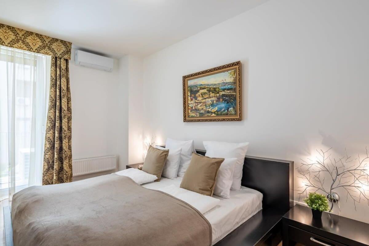 Homey Apartment With Ac And Balcony Budapest Esterno foto