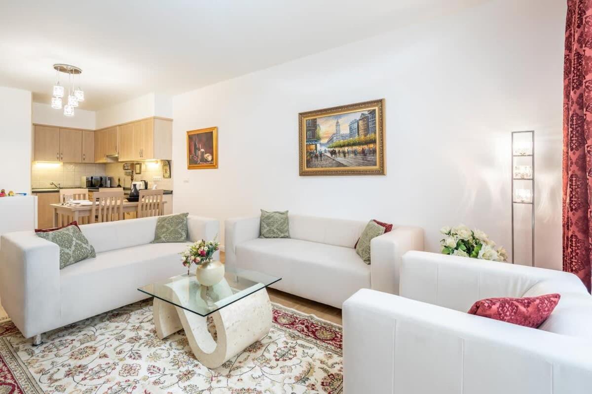 Homey Apartment With Ac And Balcony Budapest Esterno foto