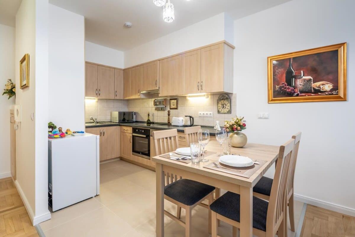 Homey Apartment With Ac And Balcony Budapest Esterno foto