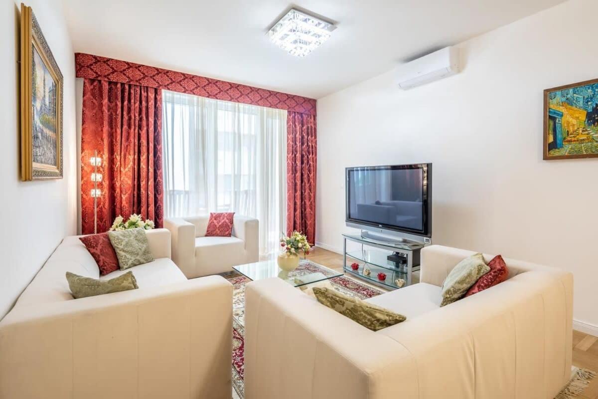 Homey Apartment With Ac And Balcony Budapest Esterno foto
